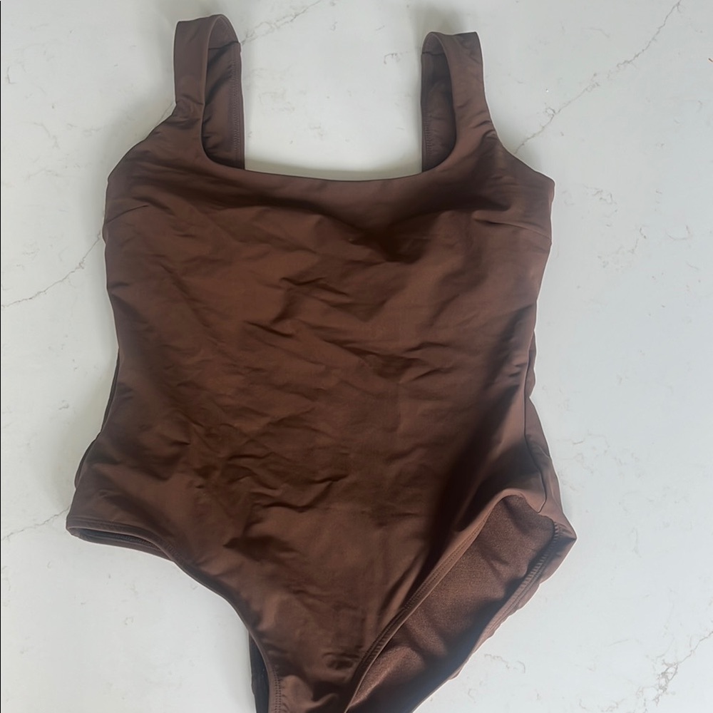 Stylest Dream Scuplt Square Neck One piece swimsuit. Brown Size Small.